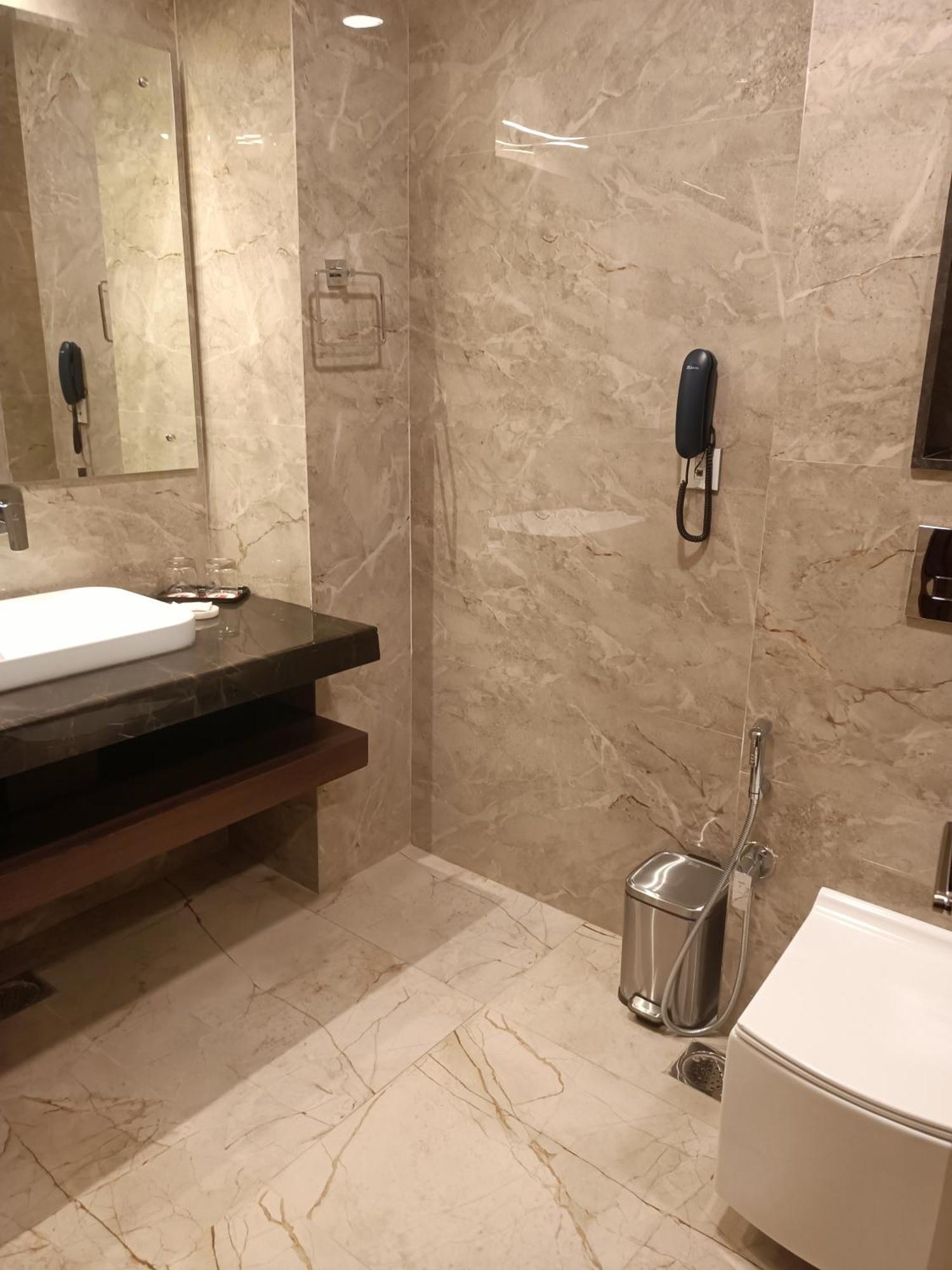 M B Greens Clarks Inn Moradabad Extérieur photo
