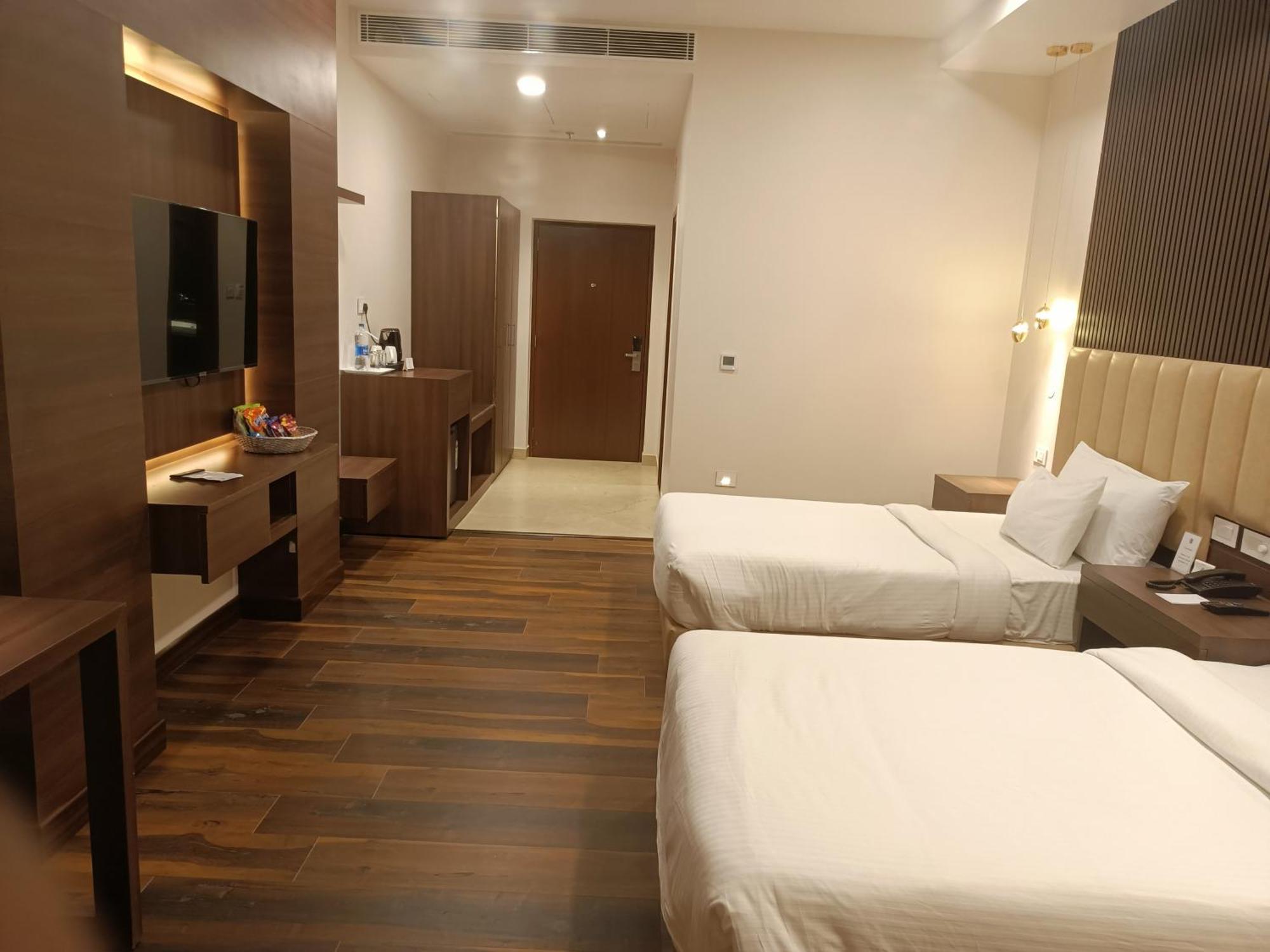 M B Greens Clarks Inn Moradabad Extérieur photo