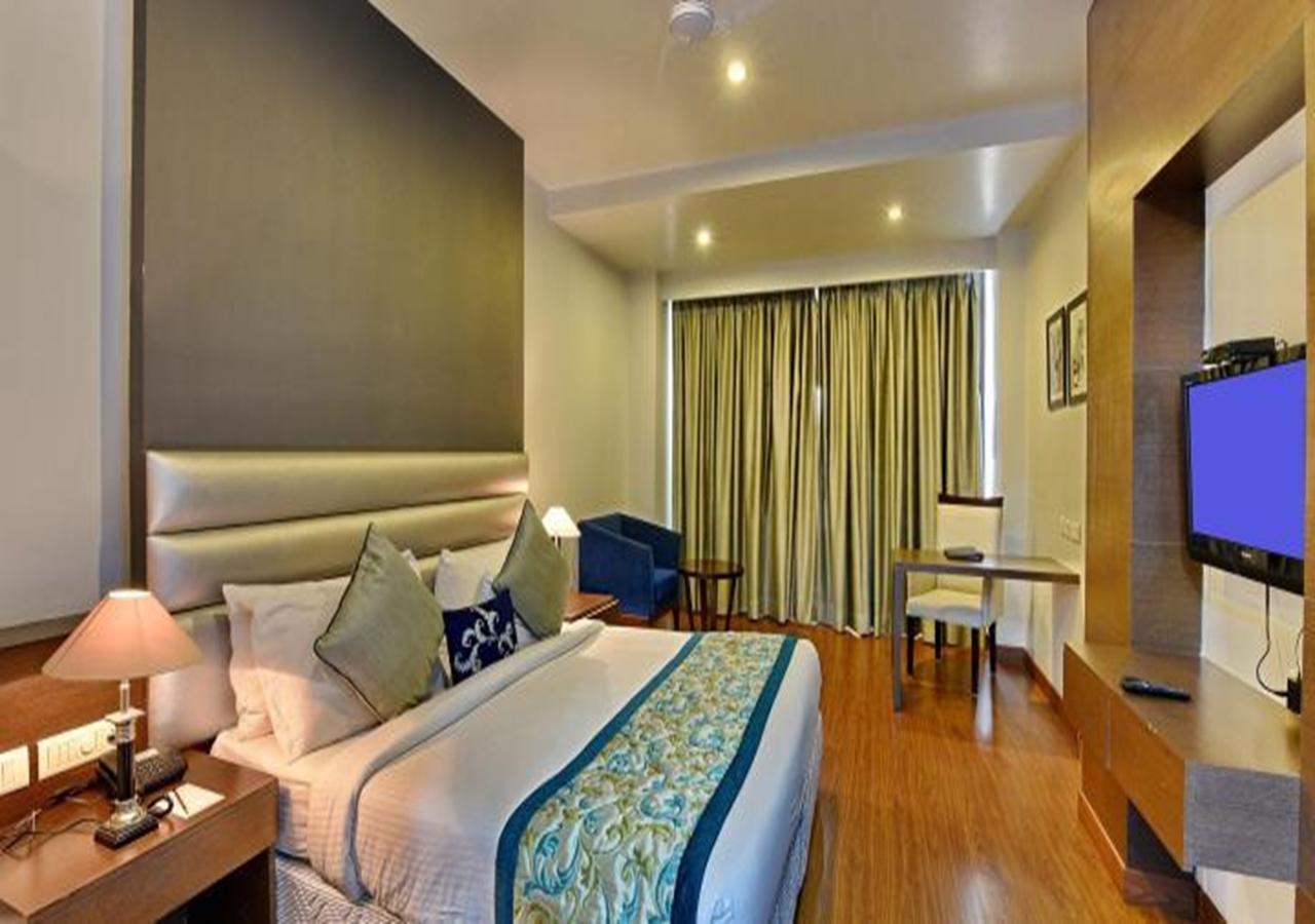 M B Greens Clarks Inn Moradabad Extérieur photo