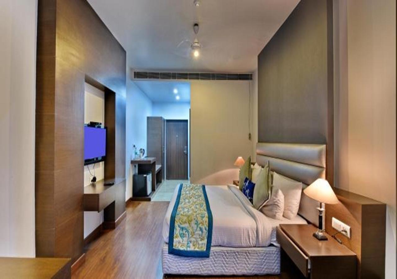 M B Greens Clarks Inn Moradabad Extérieur photo