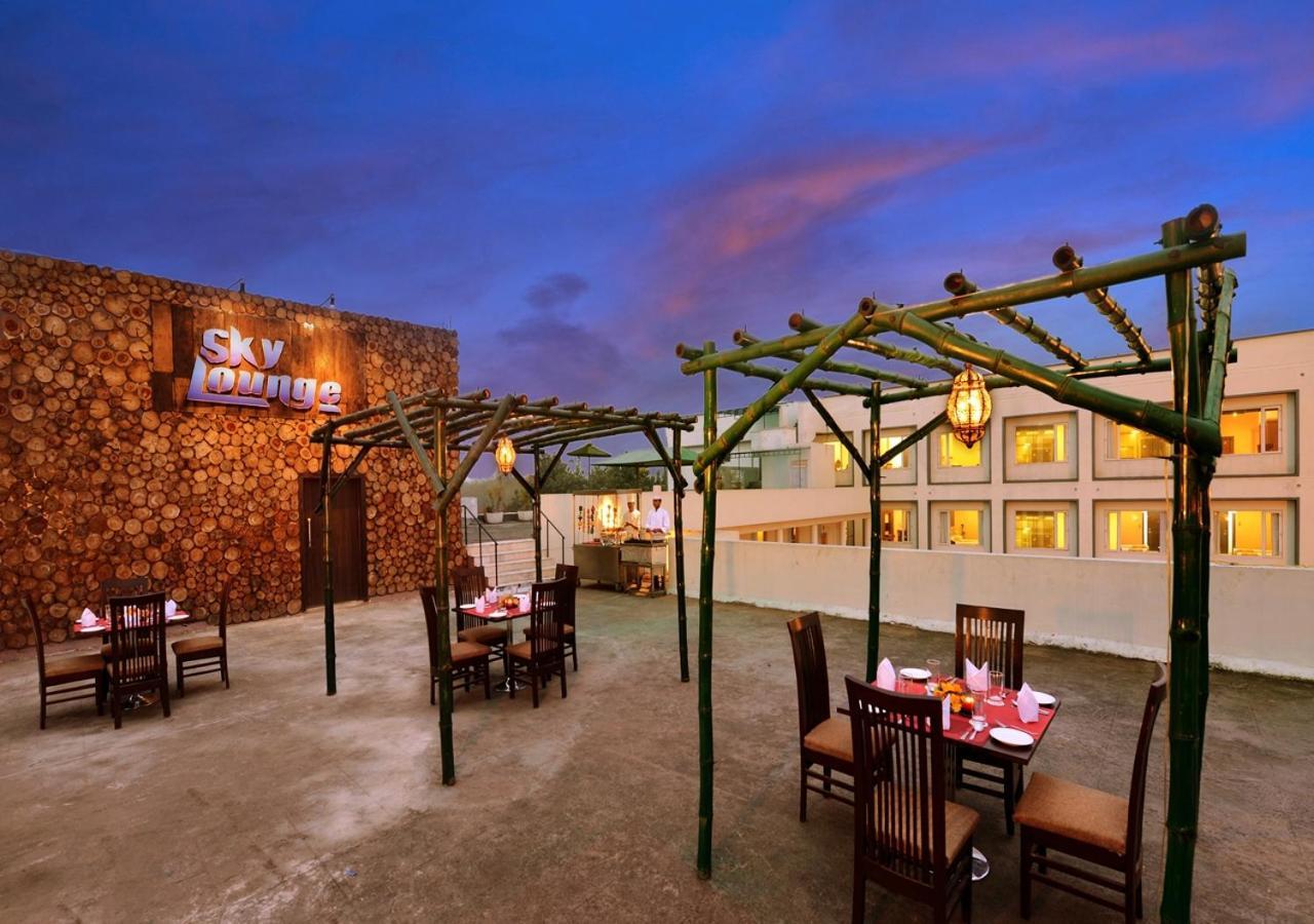 M B Greens Clarks Inn Moradabad Extérieur photo