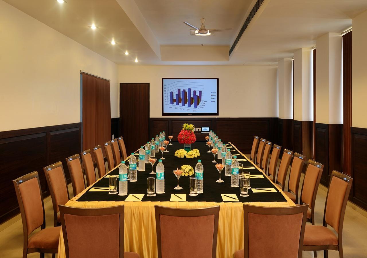 M B Greens Clarks Inn Moradabad Extérieur photo