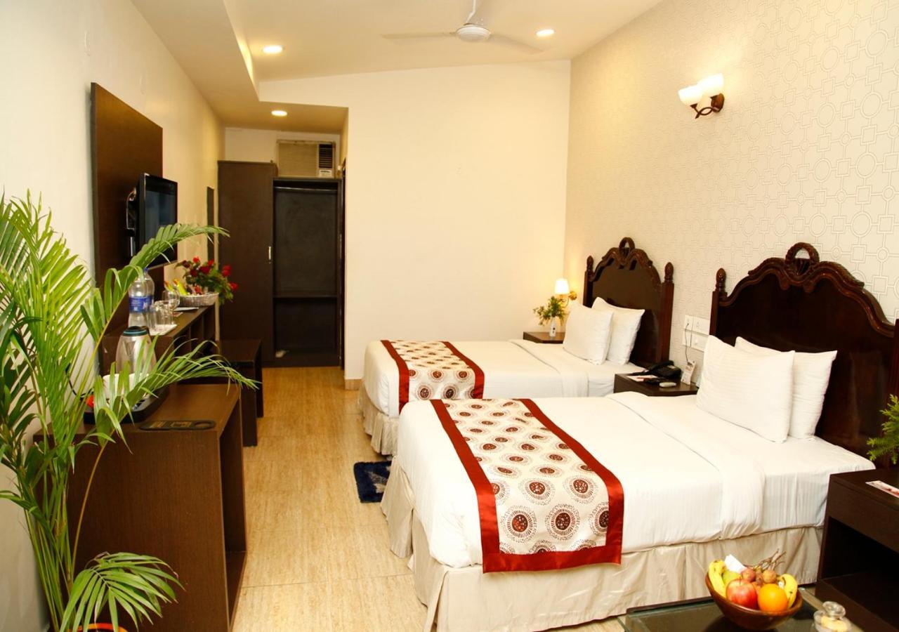 M B Greens Clarks Inn Moradabad Extérieur photo