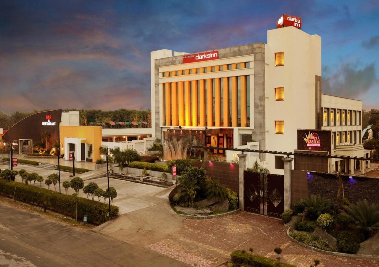 M B Greens Clarks Inn Moradabad Extérieur photo