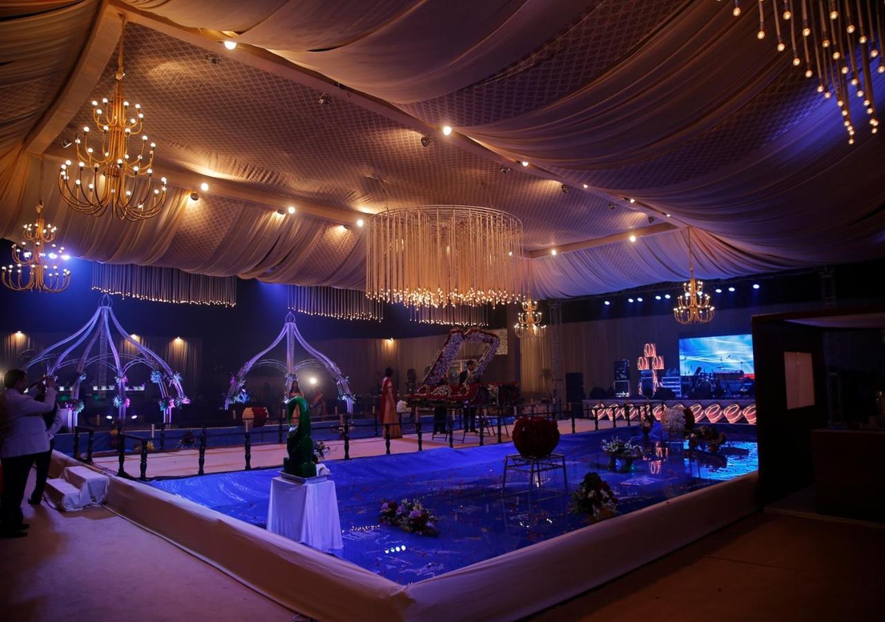 M B Greens Clarks Inn Moradabad Extérieur photo