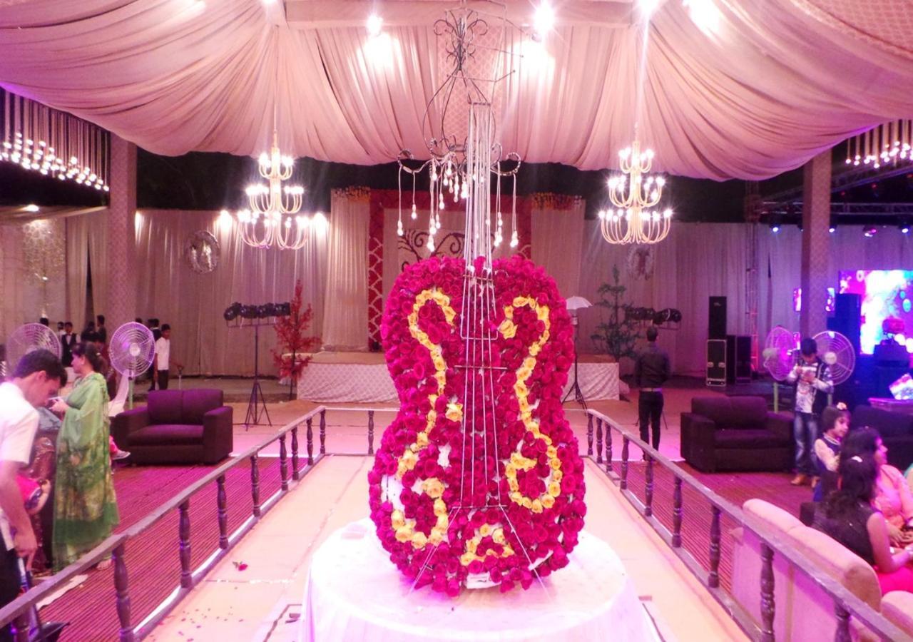 M B Greens Clarks Inn Moradabad Extérieur photo